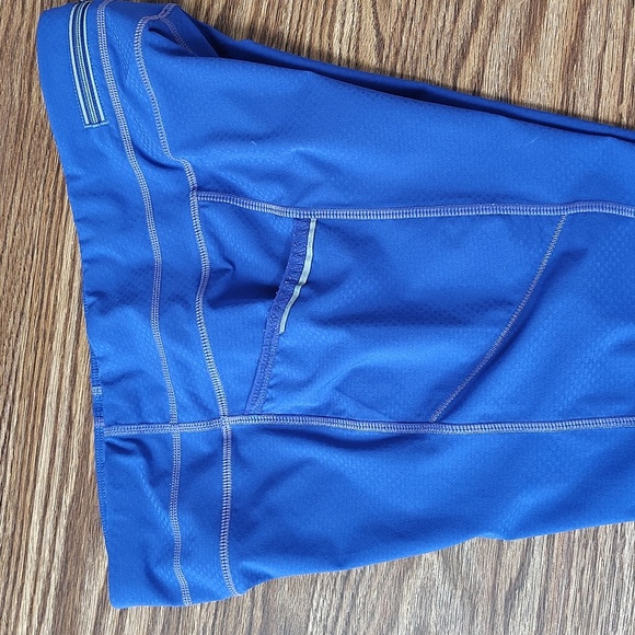 Athleta Ladies Capri Workout Leggings,  Size M,  Royal Purple Workout Capri - Picture 8 of 10